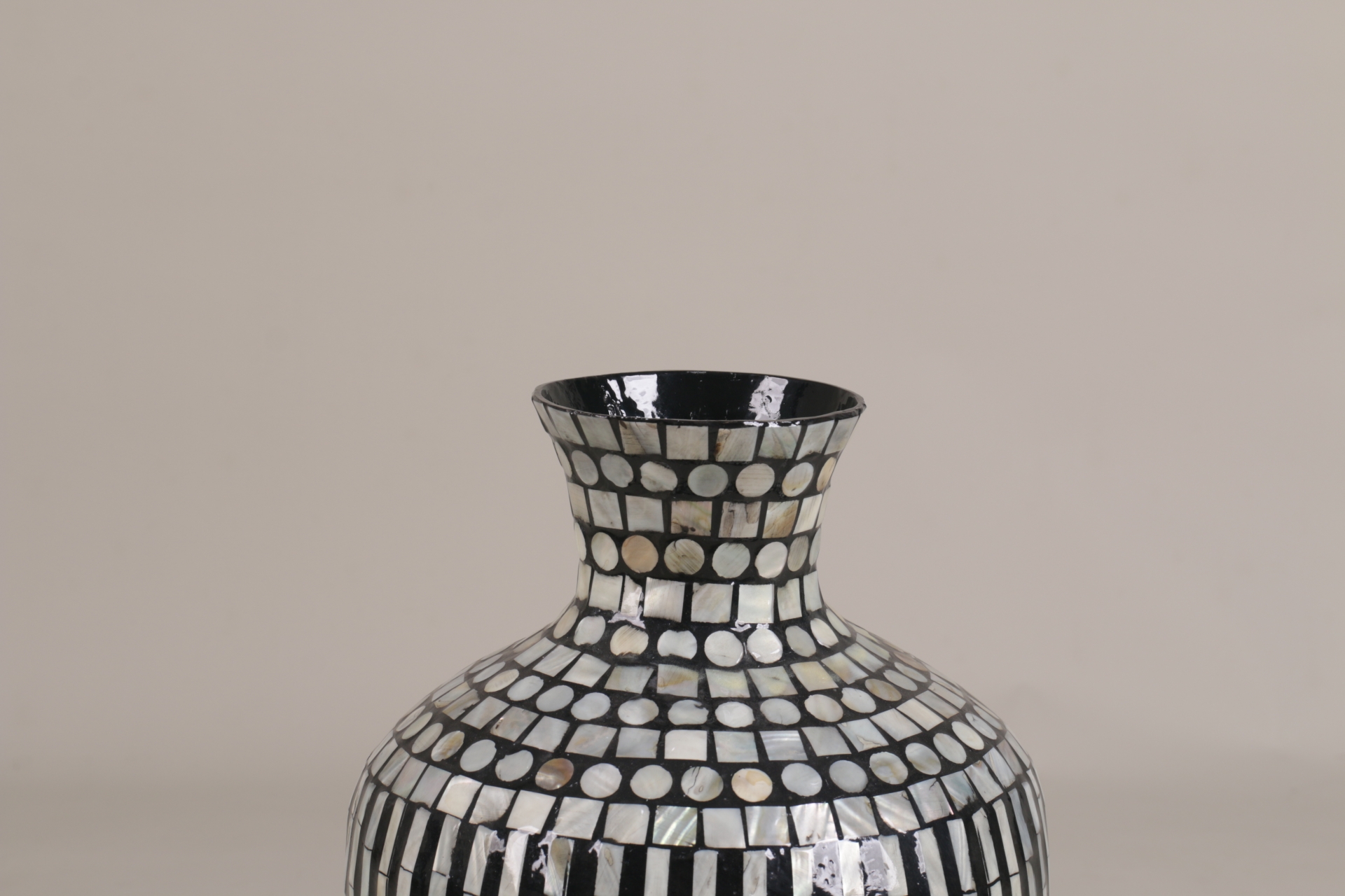 VCL24031323